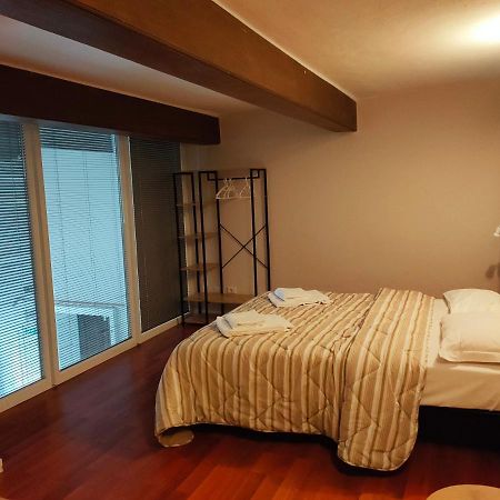 Apartment Stazione Bergamo Bagian luar foto